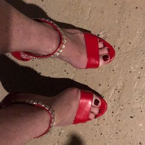 Woman’s size 7 high heels